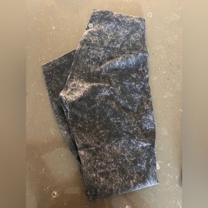 Lululemon Wunder Train size 6